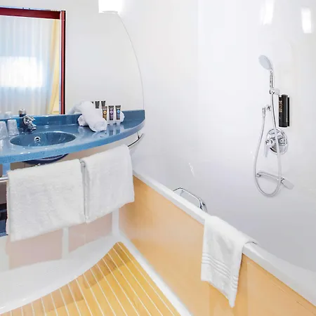 Novotel Geneve Aeroport Hotel