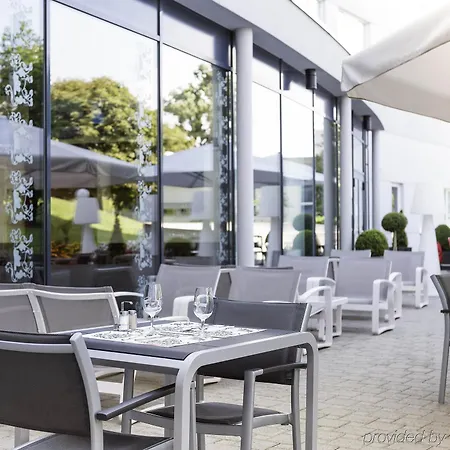 Novotel Geneve Aeroport Готель