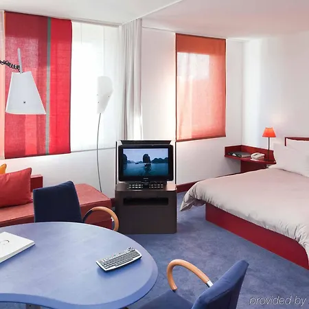 Novotel Geneve Aeroport Hotel 4*