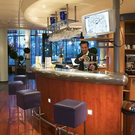 Novotel Geneve Aeroport 4*